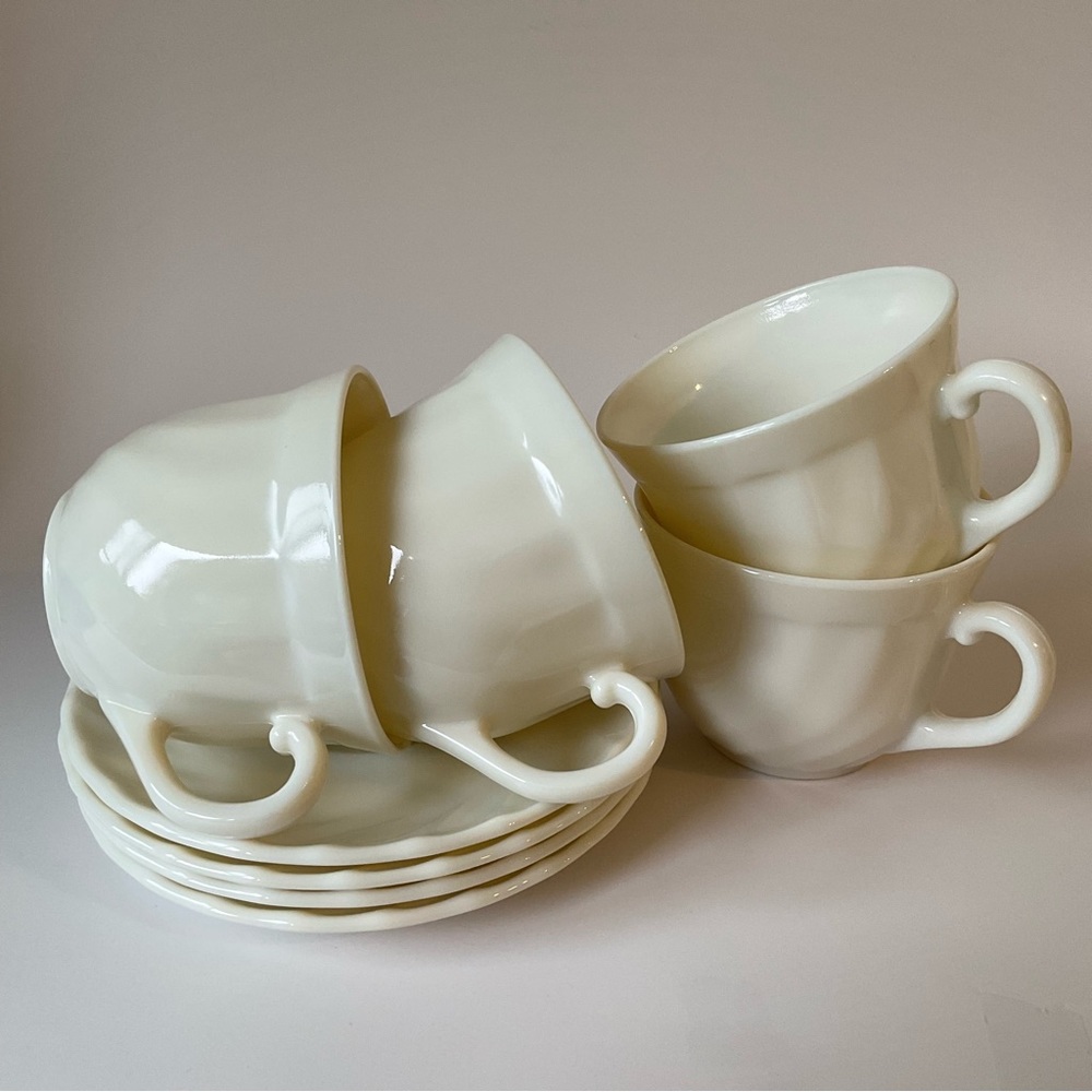 Arcopal Trianon Ivory Swirl Glass Cups and Saucers Set of 4 France - Picture 5 of 16